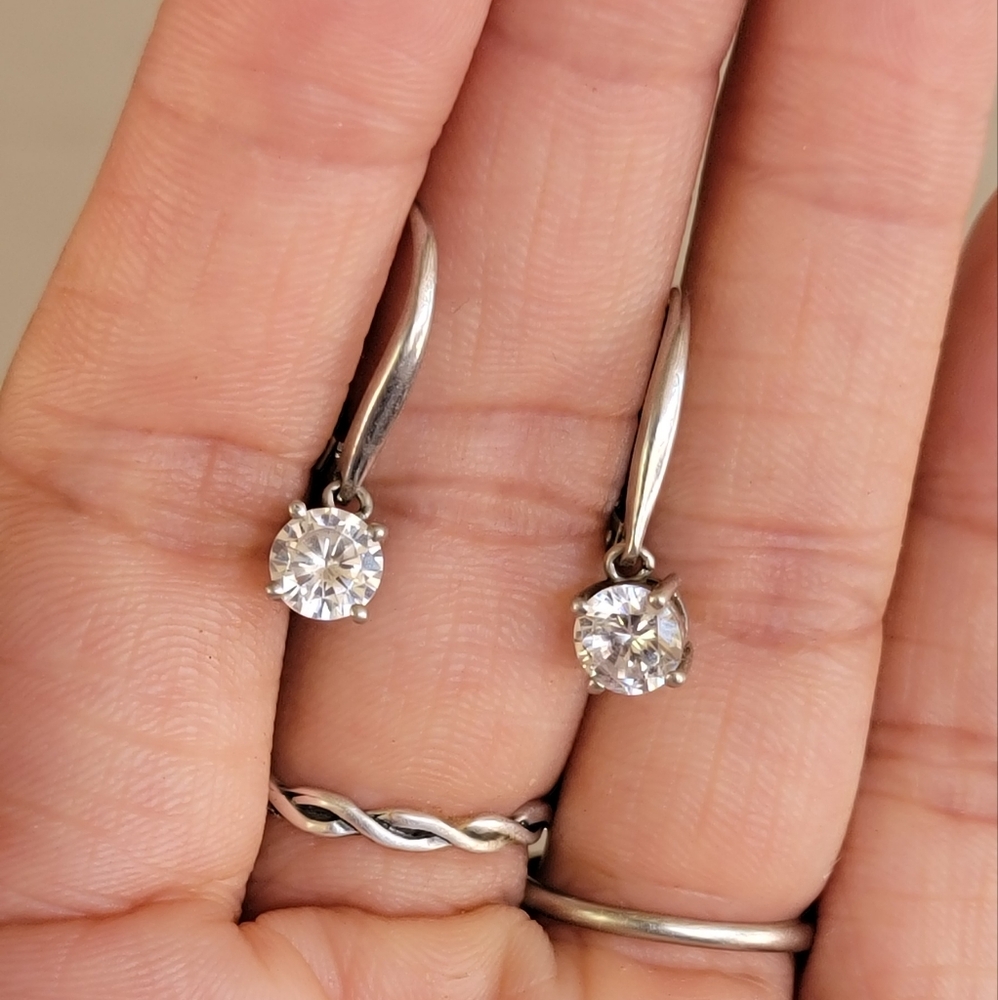 Gorgeous 925 sterling silver leverback CZ diamond dangle earrings